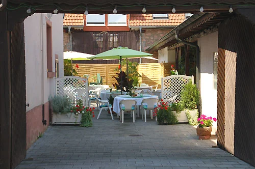 Eingang zum Biergarten