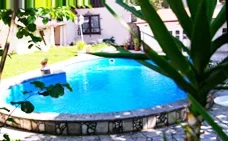Sommerpool im Garten der Pension